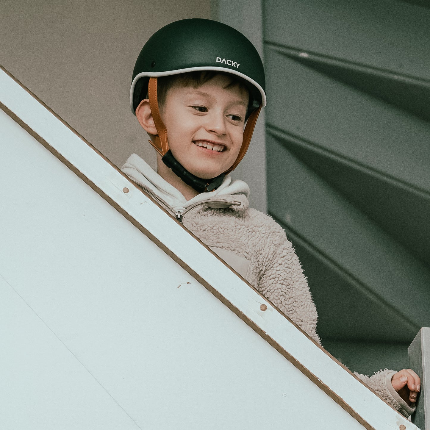 Kids helmet green