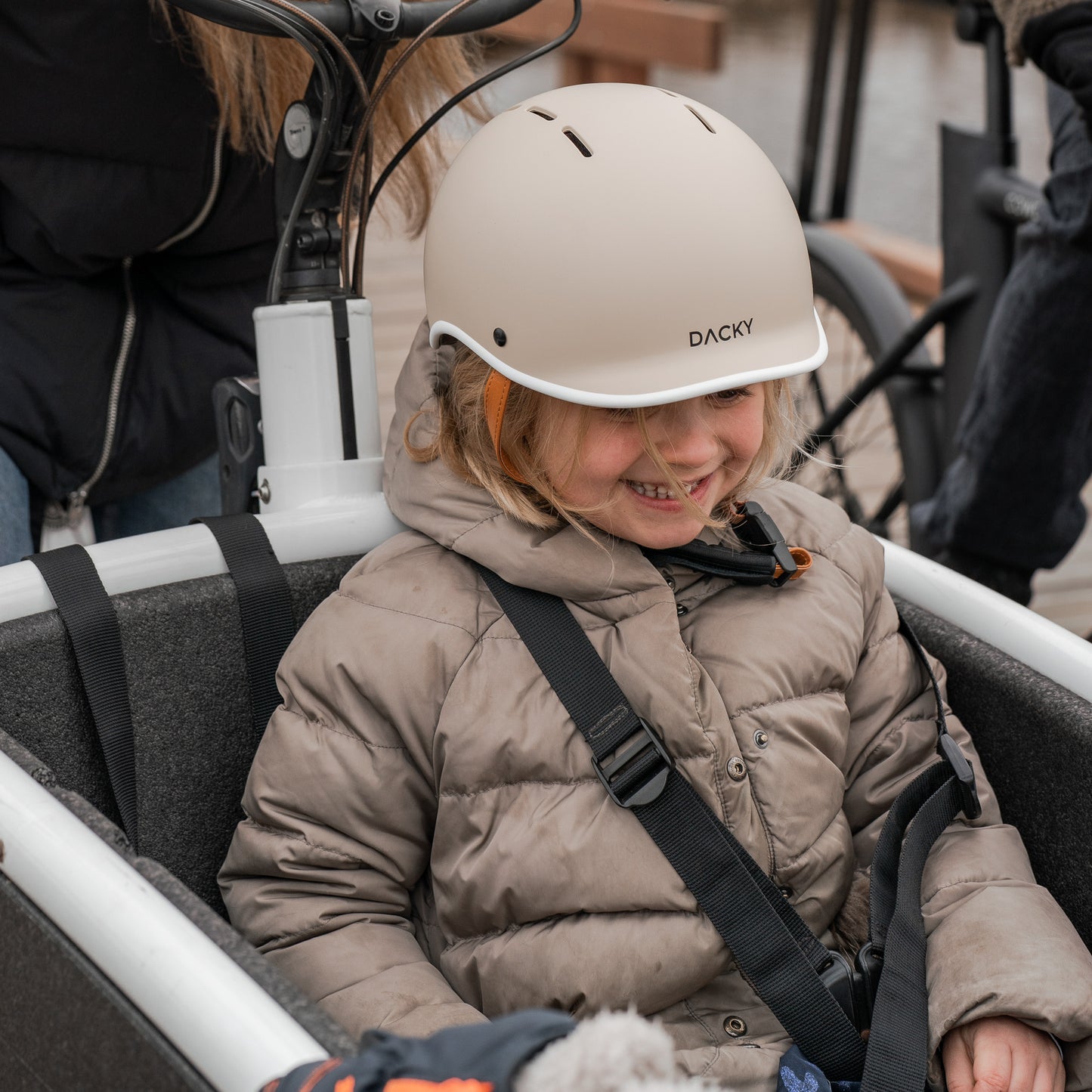 Kids helmet beige
