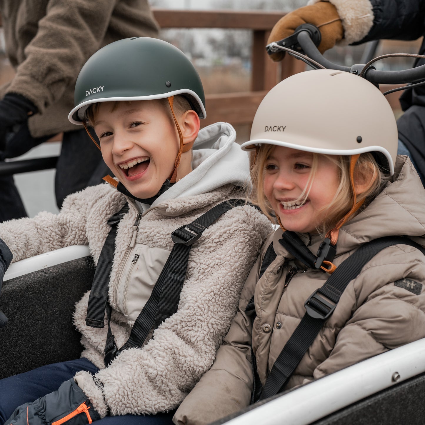 Kids helmet beige