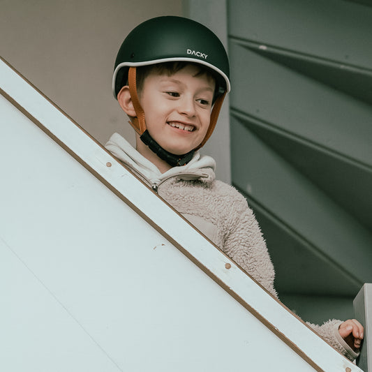 Kids helmet green